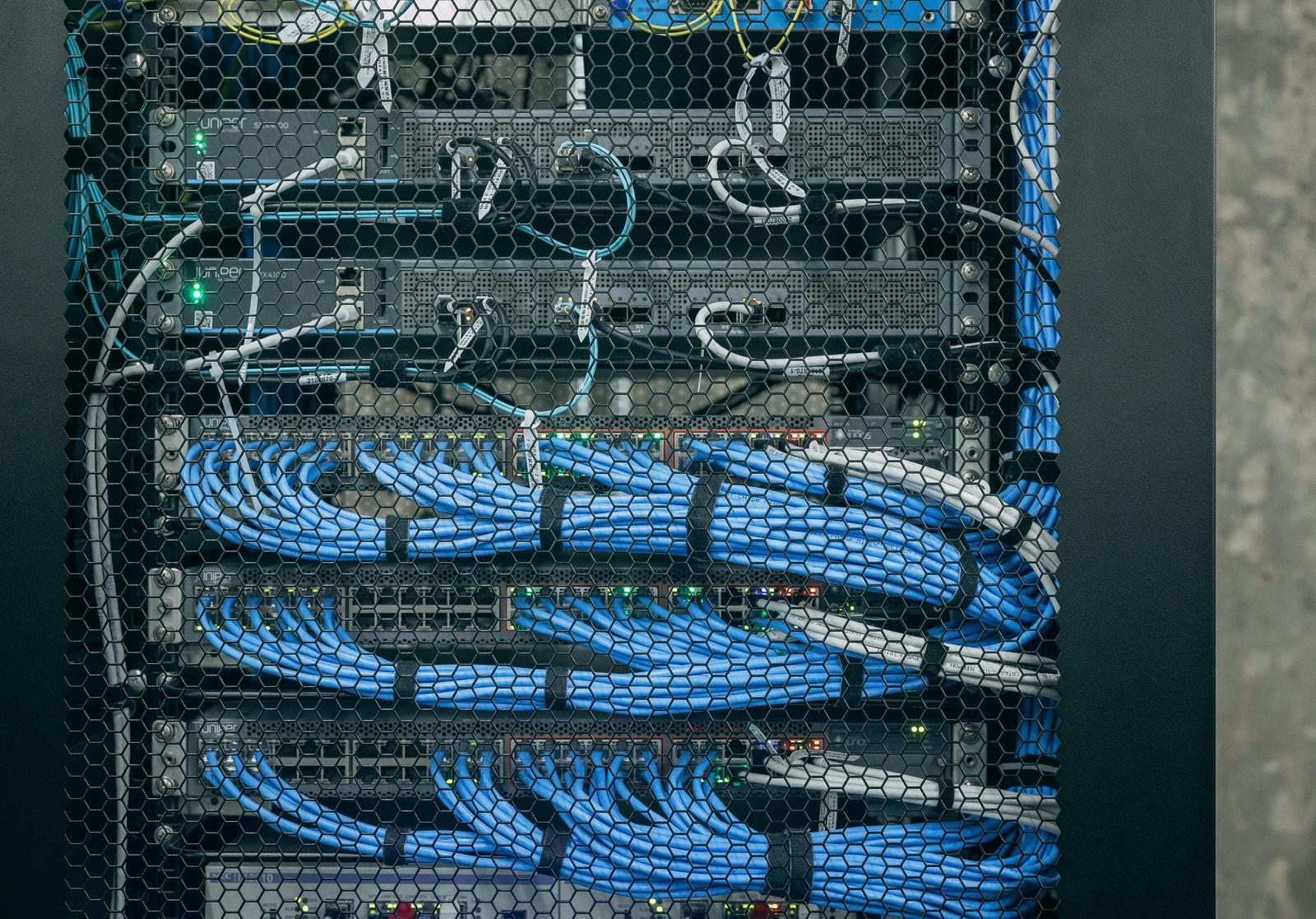 仮想化ベースのセキュリティ（VBS）とは？企業が知るべき次世代保護機能を分かりやすく解説